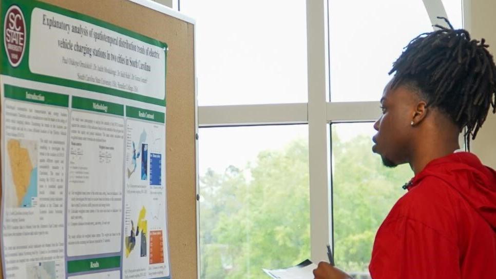 STEM-T showcases SCSU research capabilities